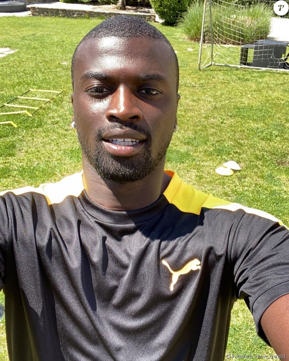 M'Baye Niang Annonce Sa Retraite : Vérité ou Supercherie?