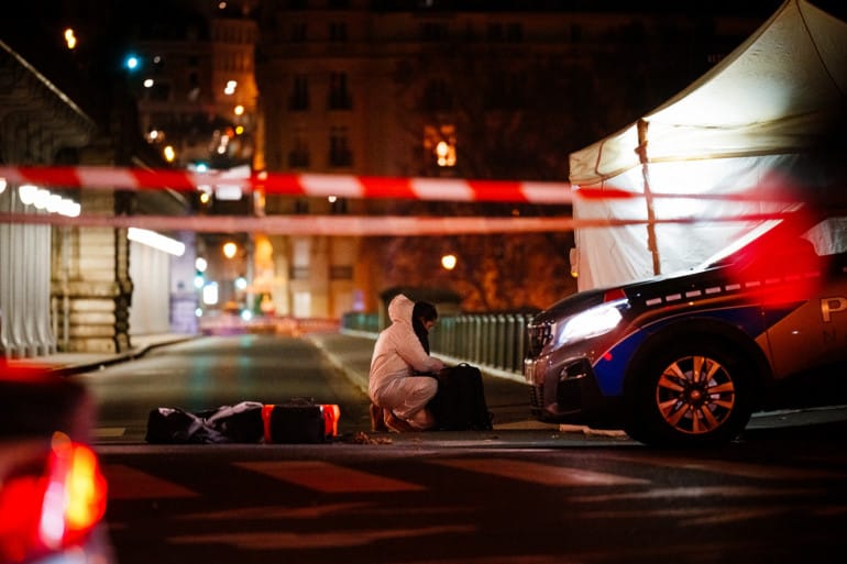 Drame à Mannheim : Le Policier Victime de l'Attaque au Couteau Décède