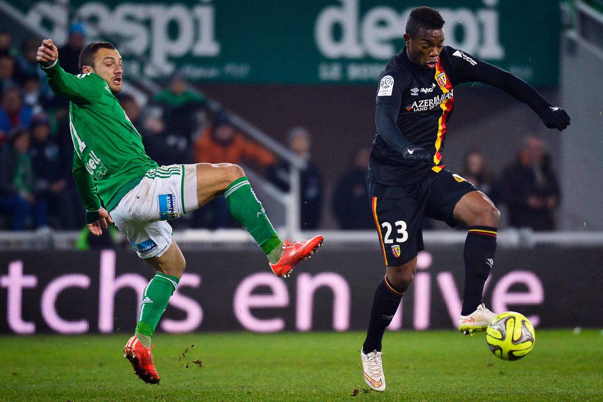 Saint-Étienne accède à la Ligue 1 après un match retour palpitant contre Metz