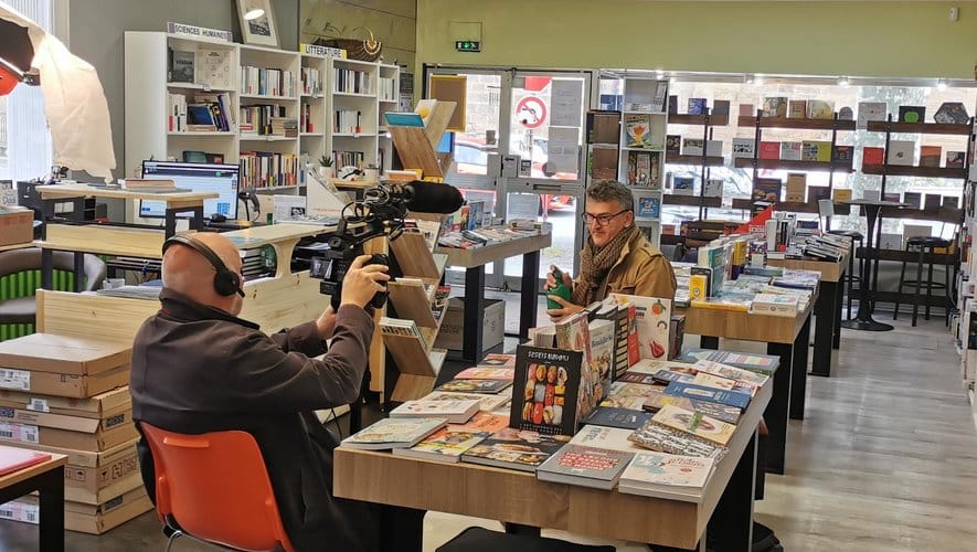 La Librairie La Mine à Feuilles s'Illustre avec des Rencontres Littéraires Passionnantes