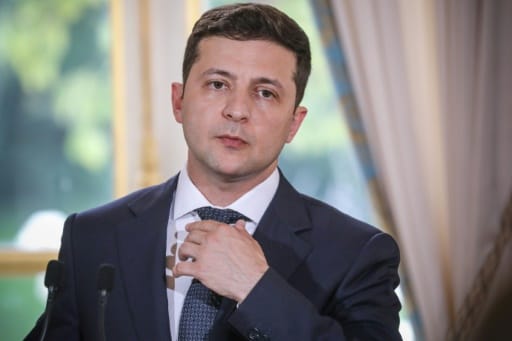 Volodymyr Zelensky appelle à un sommet pour la paix en Ukraine lors de sa visite à Manille